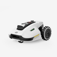 Mammotion Yuka 2000 2025 wireless robot mower sweeping and mowing a 2000㎡ lawn